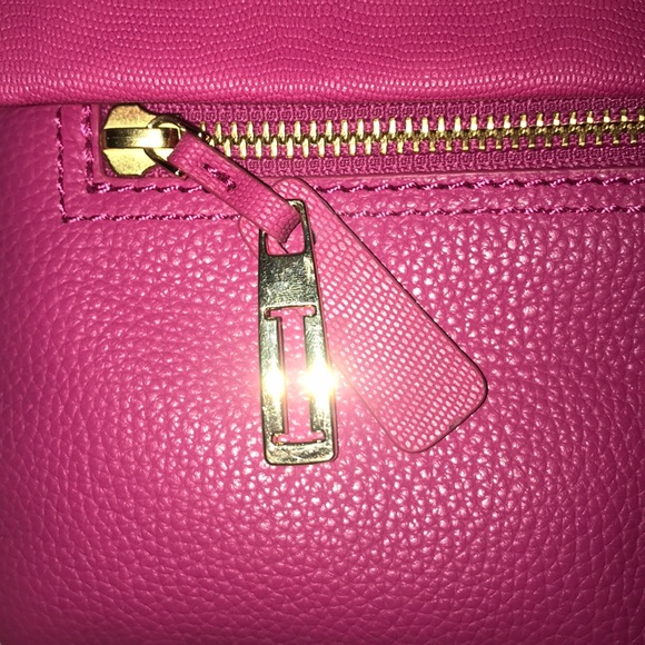 Isaac Mizrahi Paulette crossbody bag - Picture 6 of 7